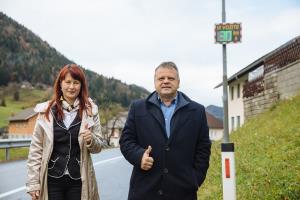 Tonja Vinkl Vončina direktorica Območne enote Slovenj Gradec Zavarovalnice Triglav in župan Občine Mislinja Bojan Borovnik